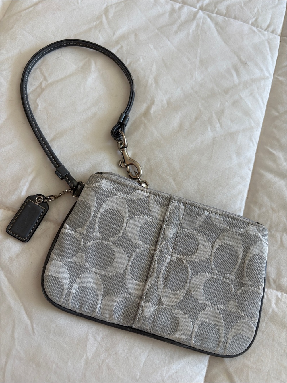 Vintage Y2K Coach Signature Jacquard Wristlet Light Blue/Grey 2000’s
